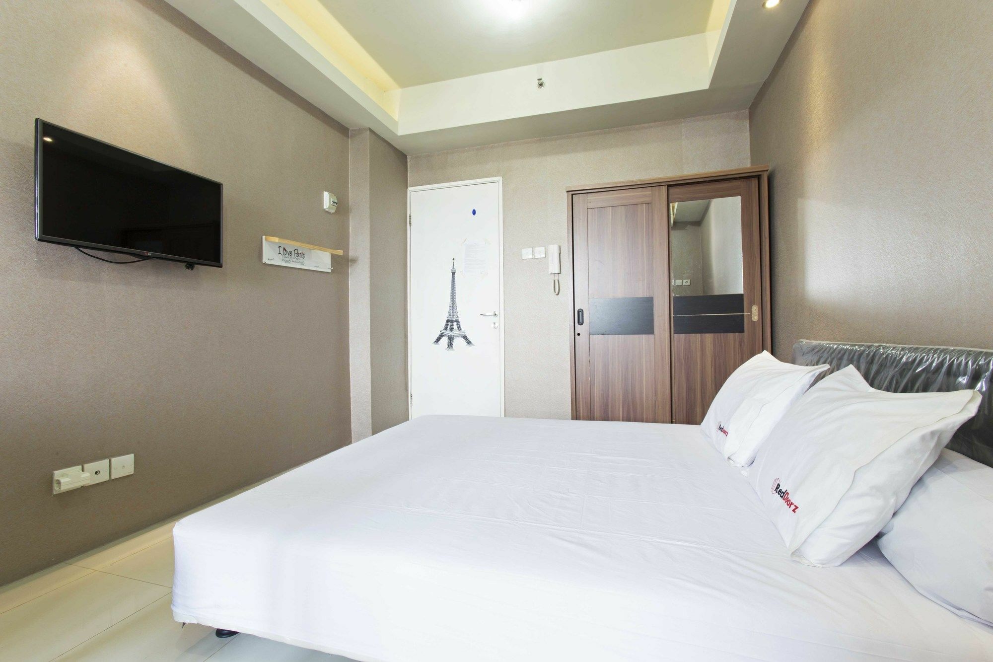 ג'קרטה Reddoorz Apartment @ Pegangsaan Kelapa Gading מראה חיצוני תמונה